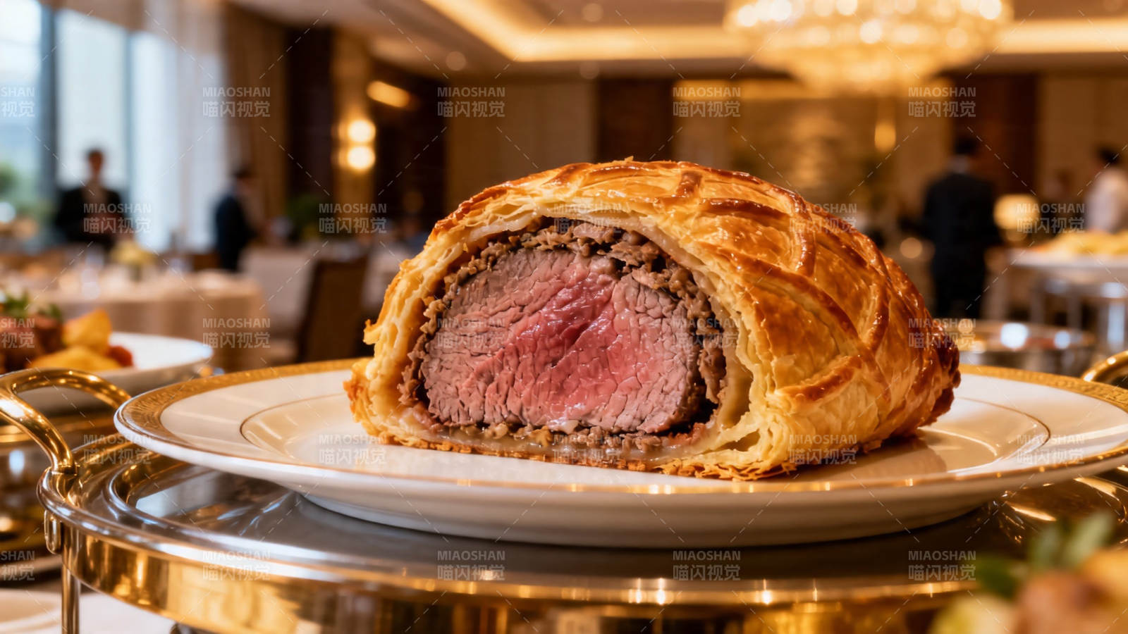 酥皮裹牛排 奢华美味图片