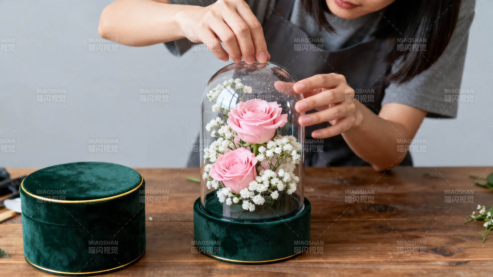 永生花玻璃罩礼盒制作图片