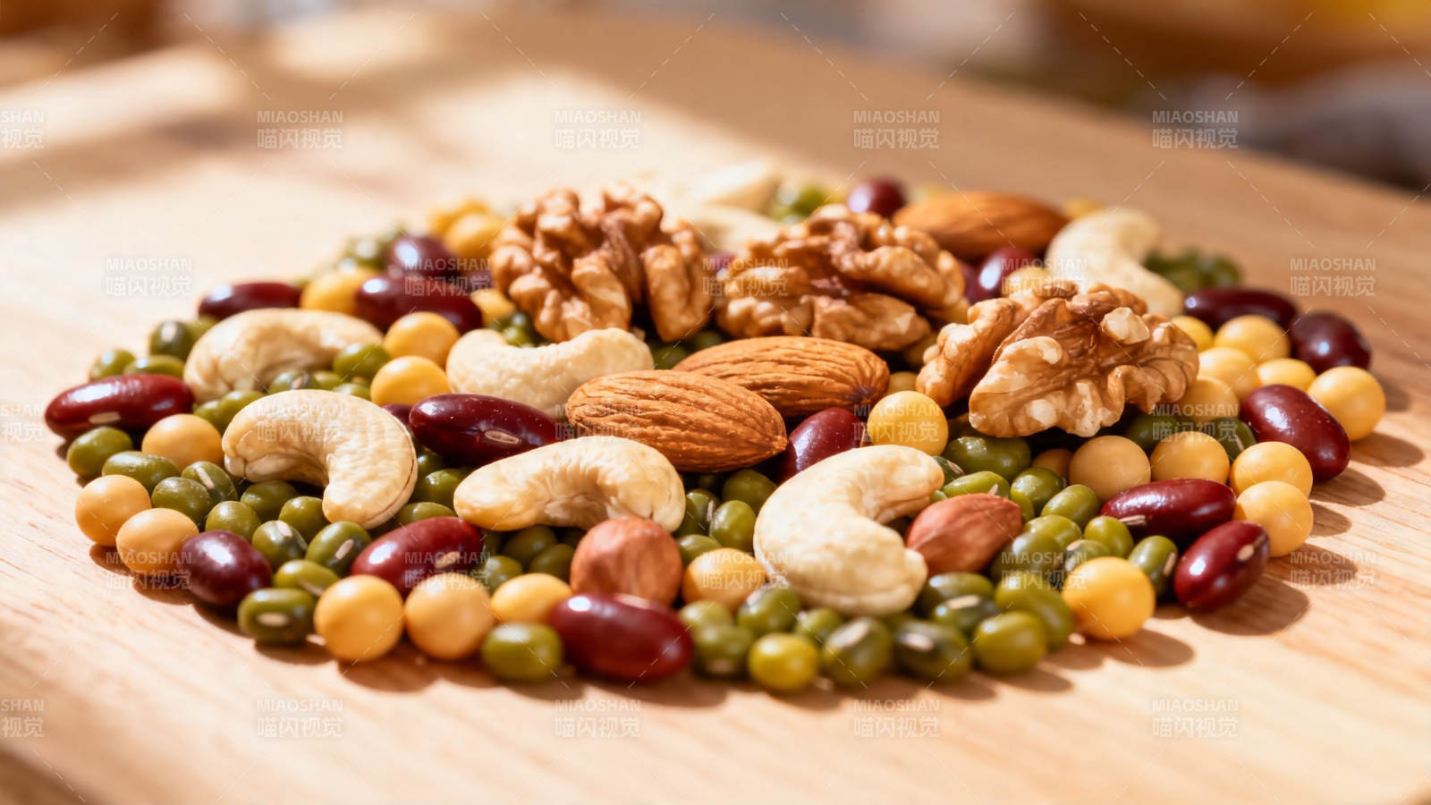 坚果豆类混合拼盘图片