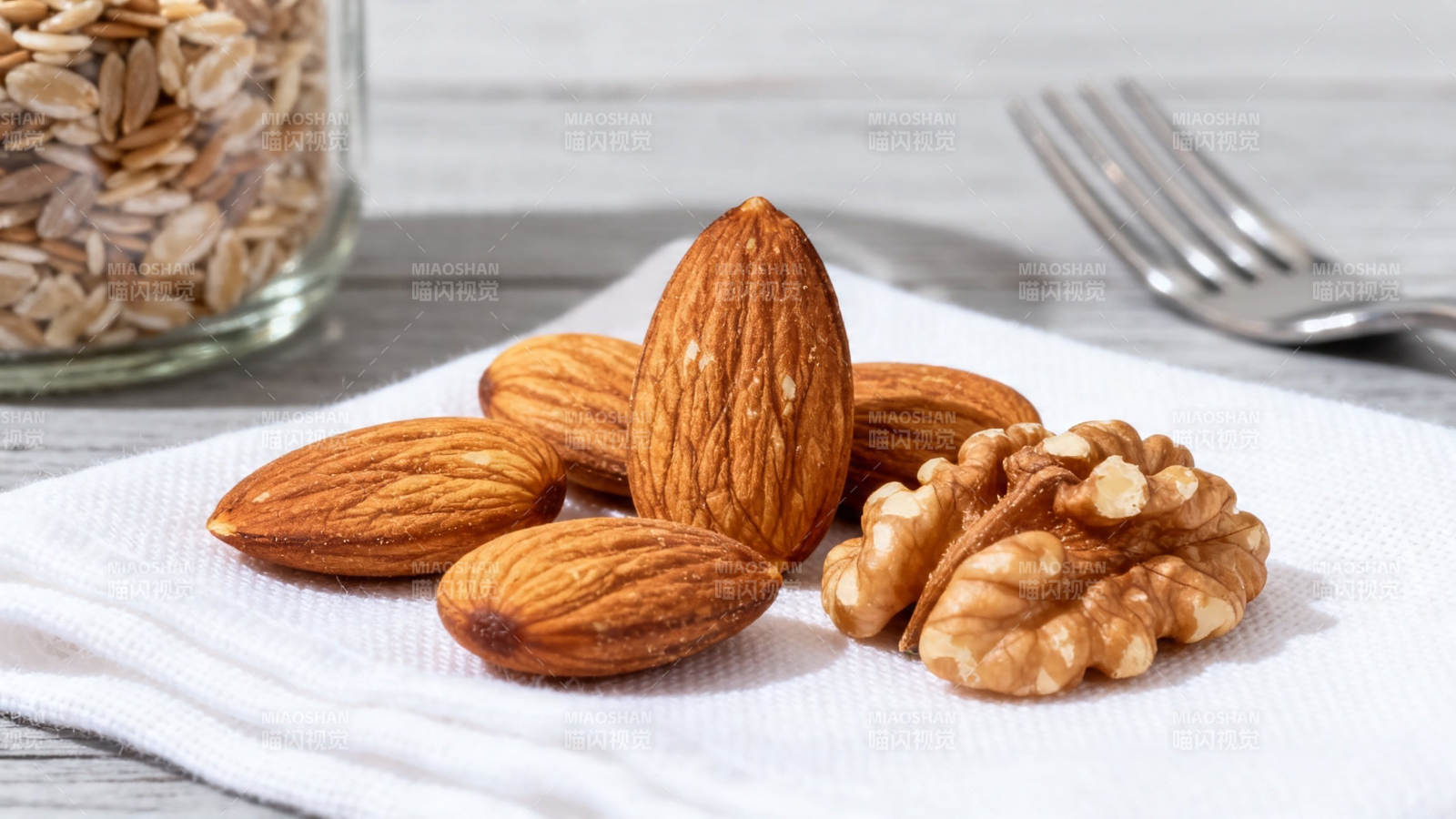 坚果燕麦健康早餐搭配图片