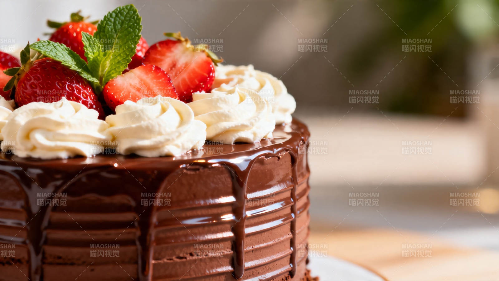 巧克力草莓奶油蛋糕图片