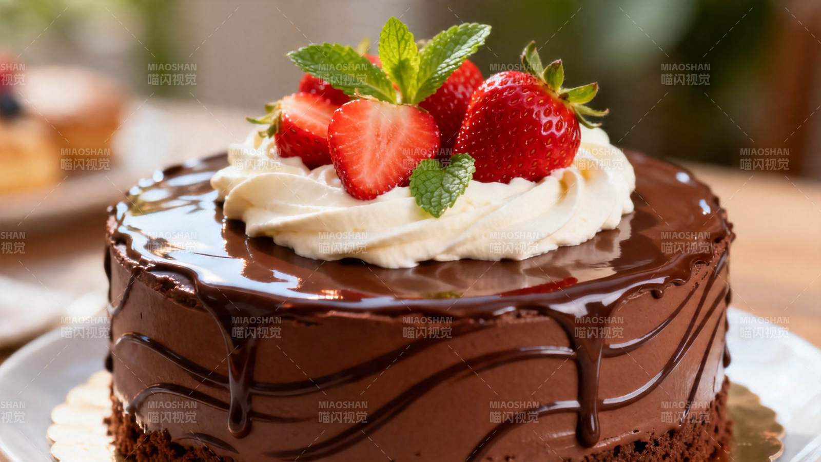巧克力草莓蛋糕 诱人美味图片