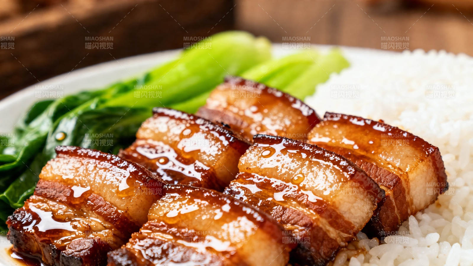 叉烧饭配青菜 香浓诱人图片