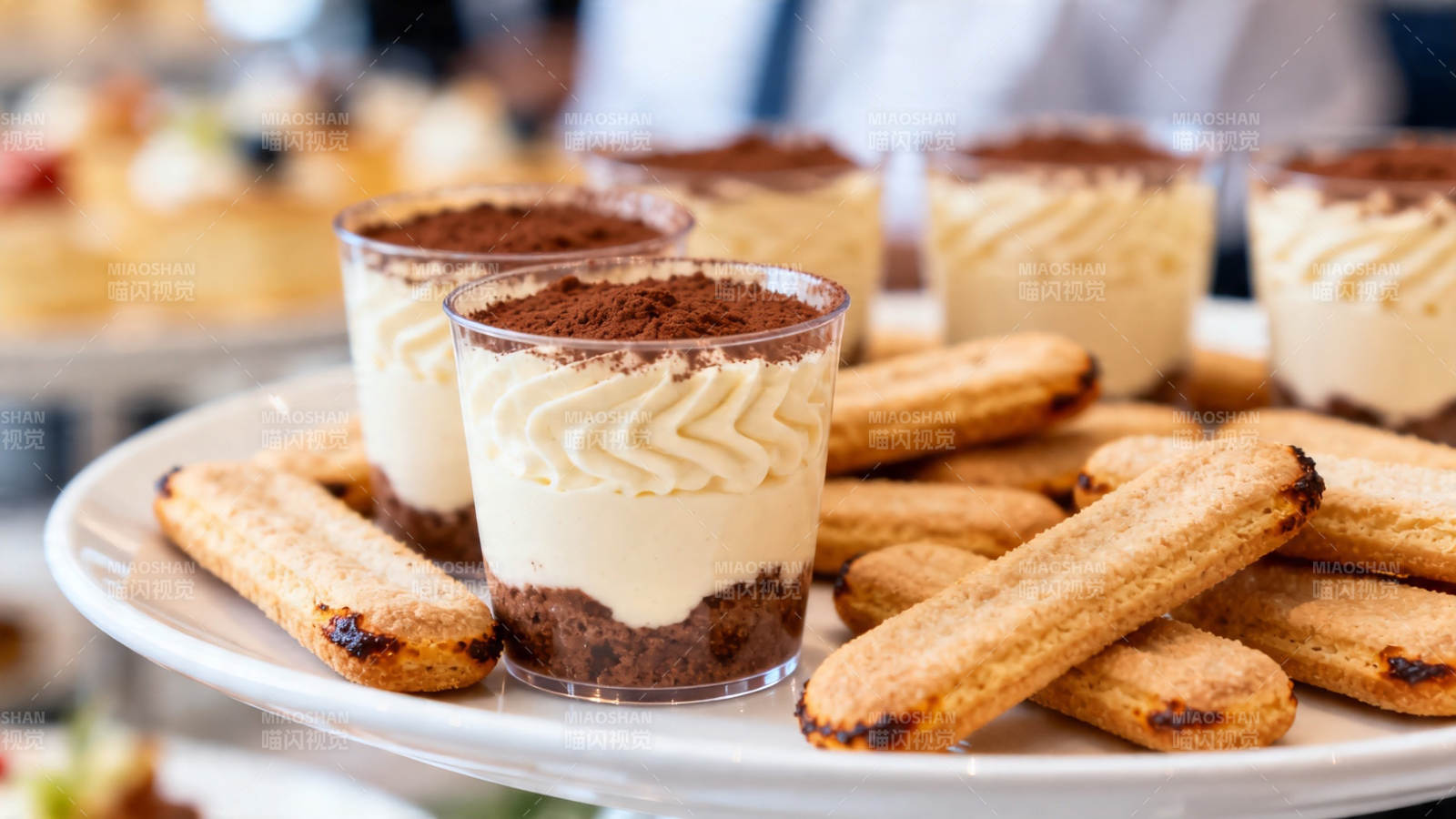 提拉米苏杯配手指饼干图片