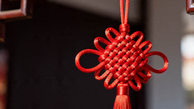 红中国结挂饰特写图片