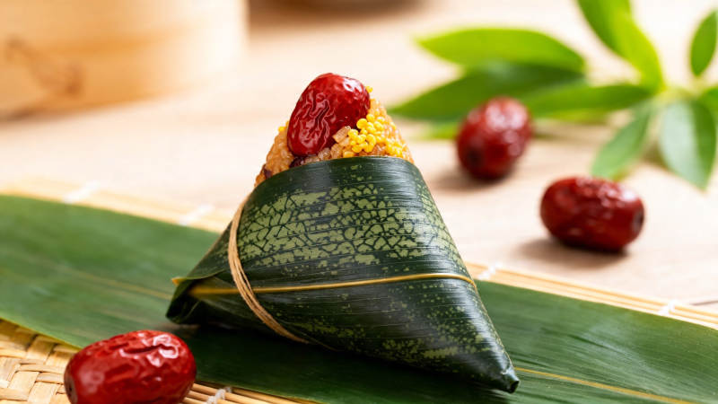 粽叶包裹红枣糯米香图片