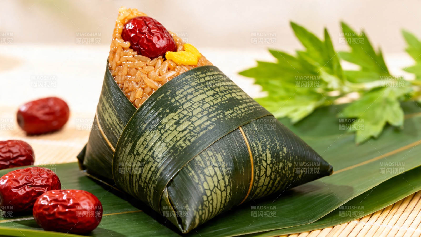 粽叶飘香 红枣糯米粽图片
