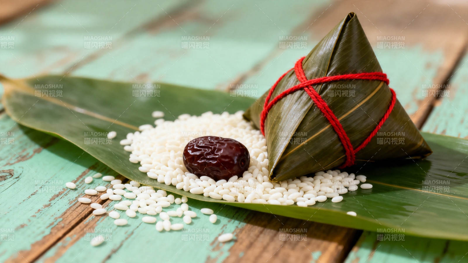 粽叶飘香 糯米红枣迎端午图片