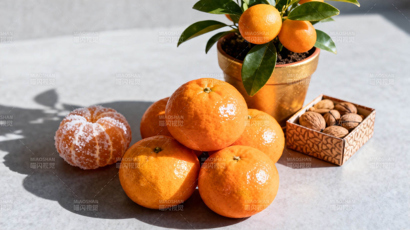 金橘满盘 坚果相伴图片