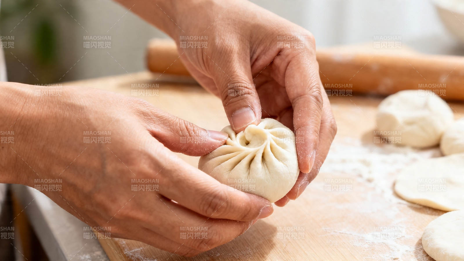 巧手捏出美味包子图片