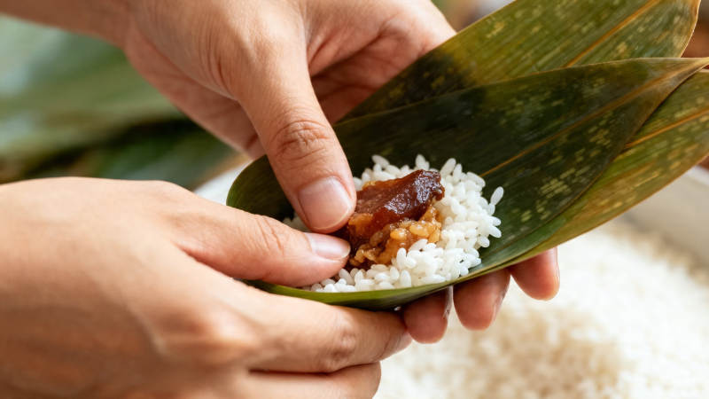 包粽子 糯米配肉馅图片