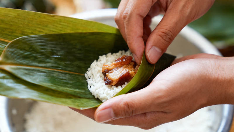 包粽子 糯米配肉馅图片