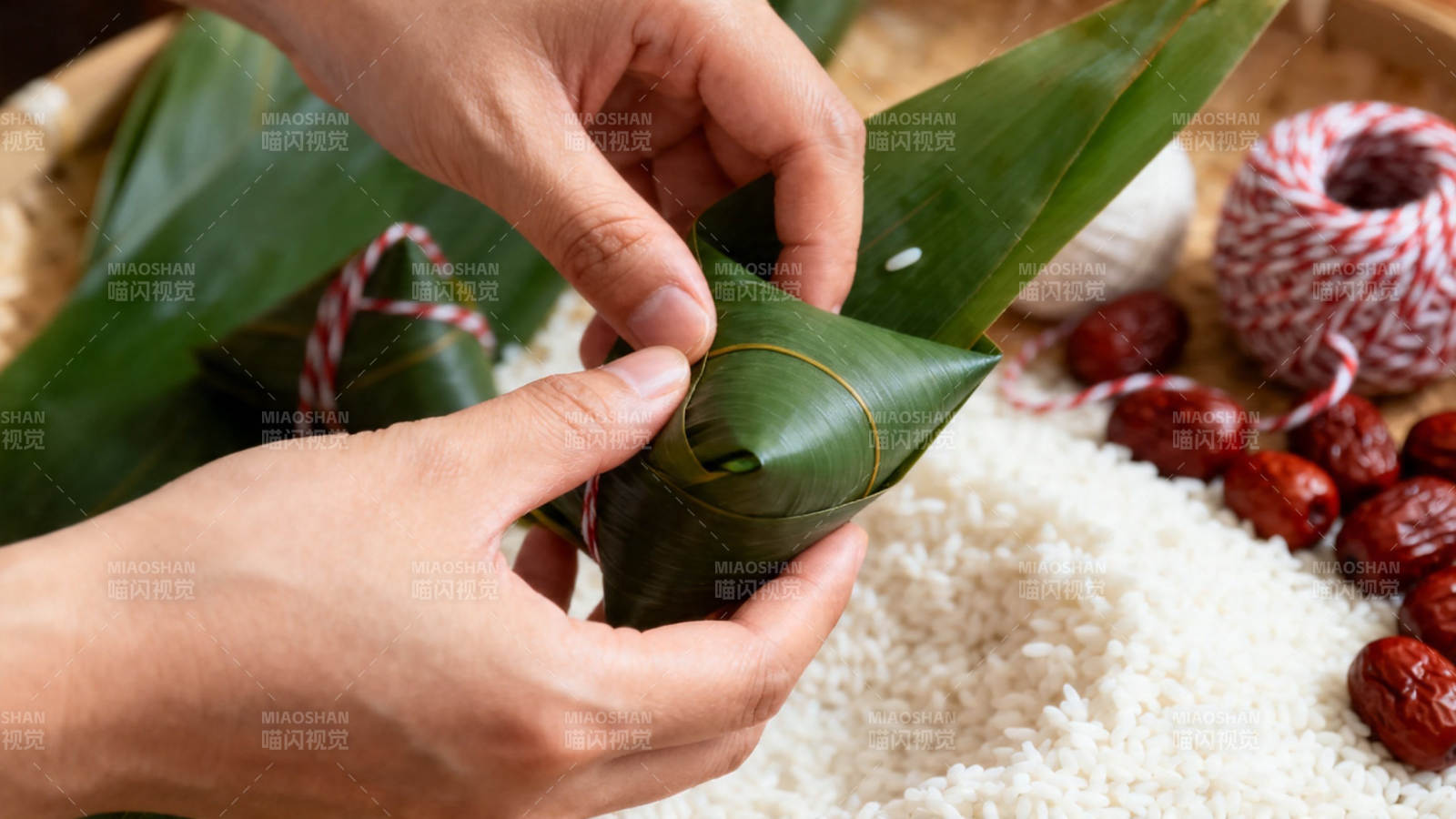 巧手包粽 端午飘香图片