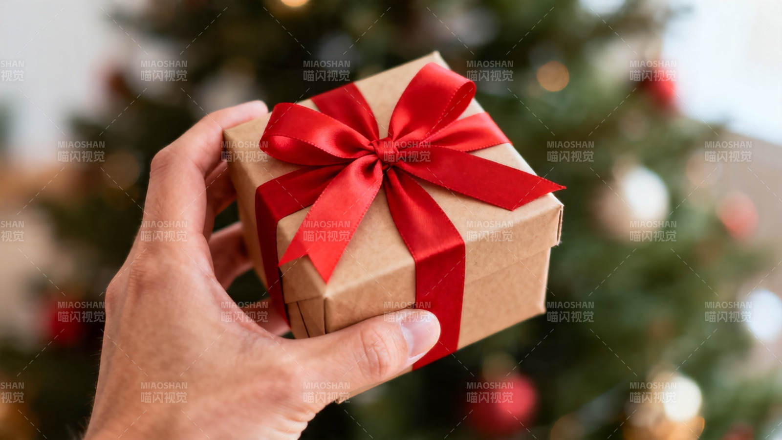 圣诞礼物 红丝带暖心意图片