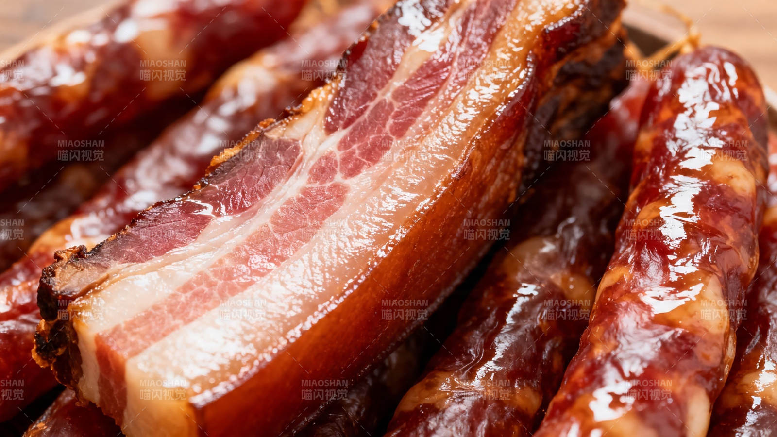 腊肉香肠 油亮诱人图片