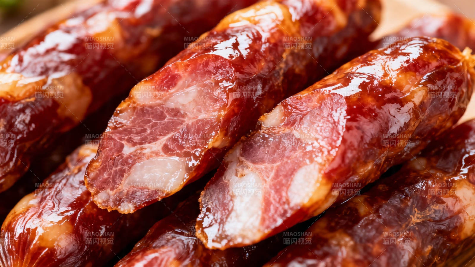 腊肠特写 油润诱人图片