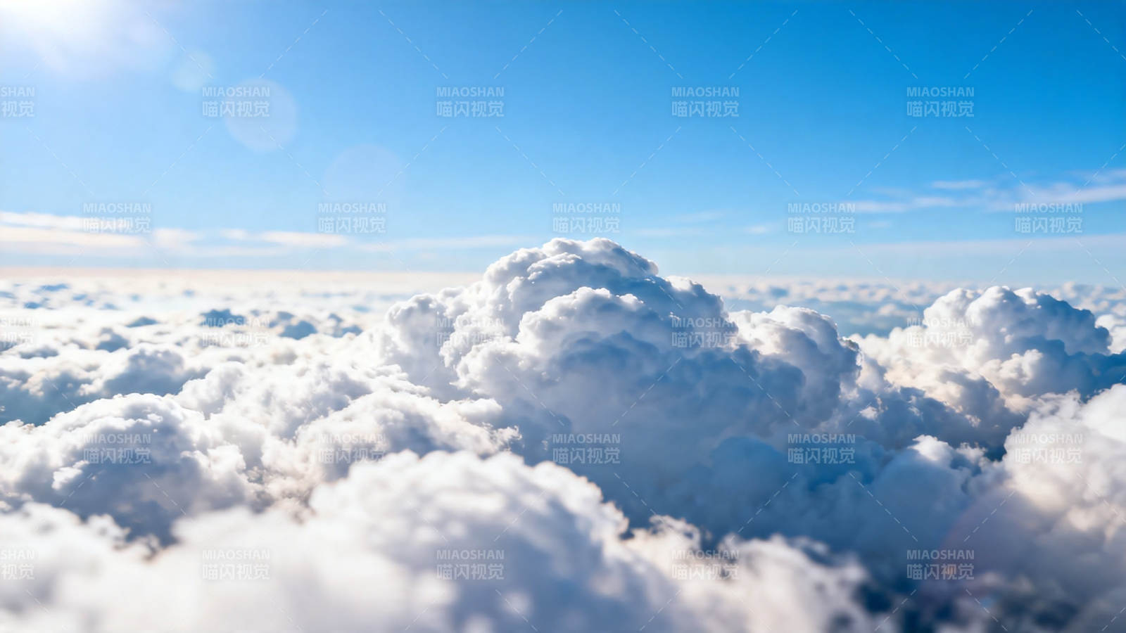 云海之上 蓝天如洗图片