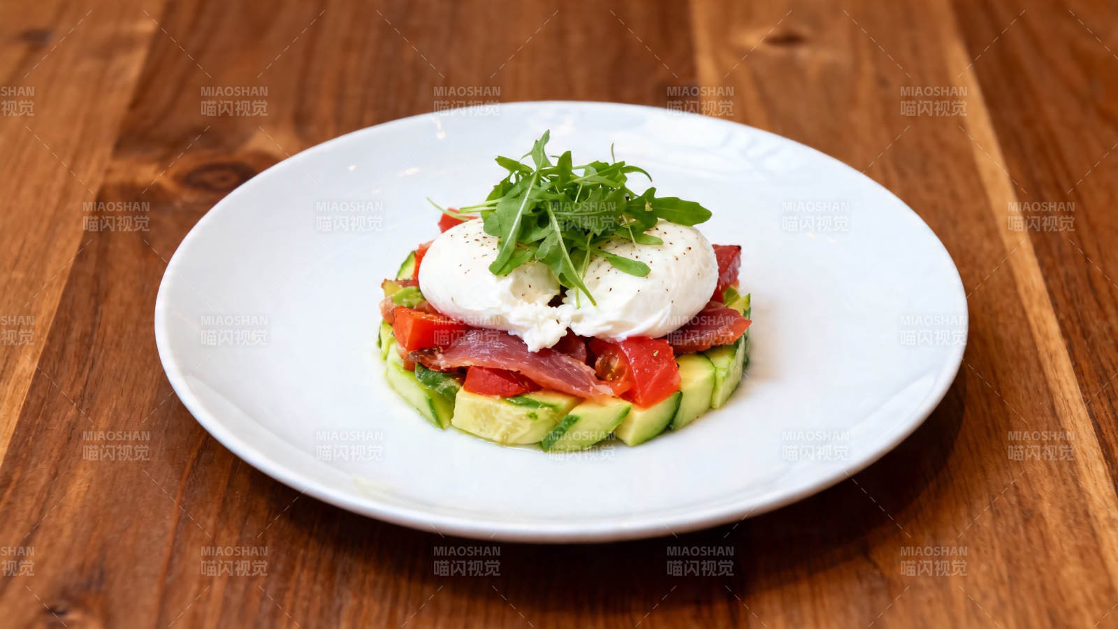 西葫芦番茄布拉塔沙拉图片