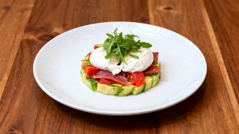 西葫芦番茄布拉塔沙拉图片