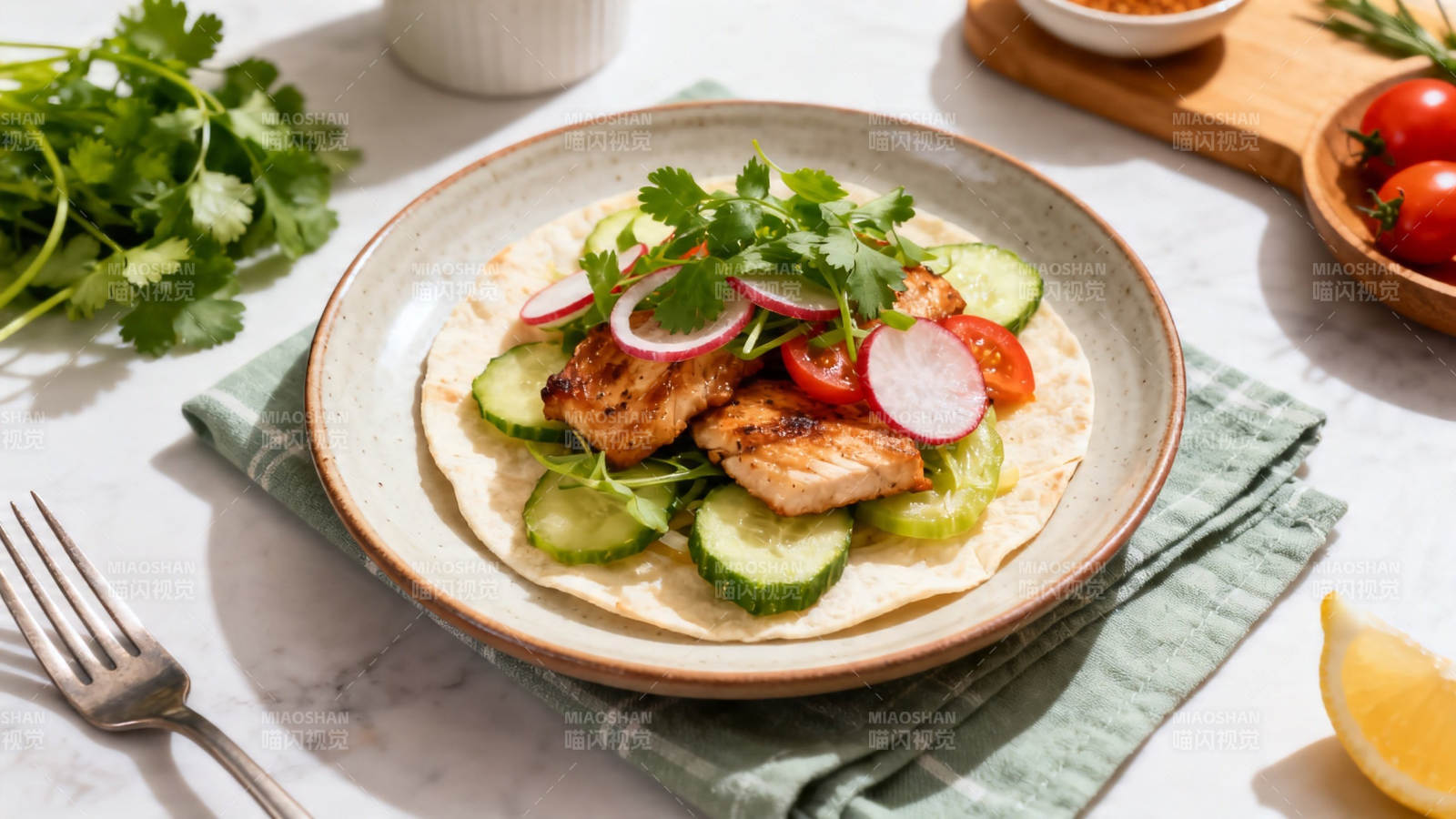 香煎鸡胸蔬菜卷饼图片