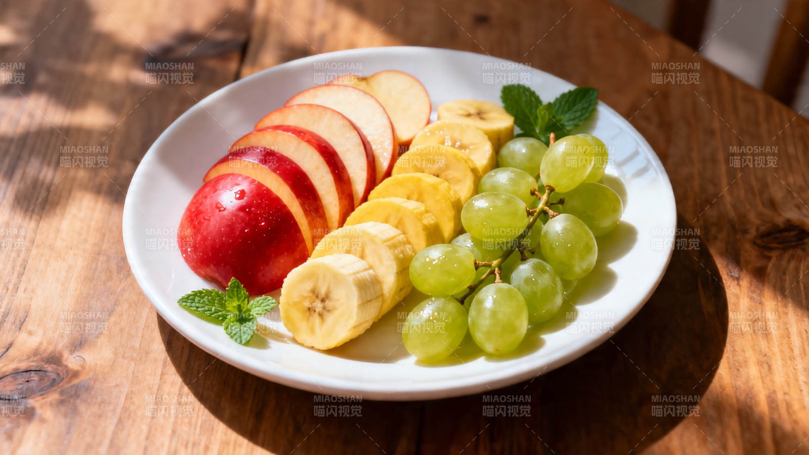 阳光果盘 苹果香蕉葡萄图片
