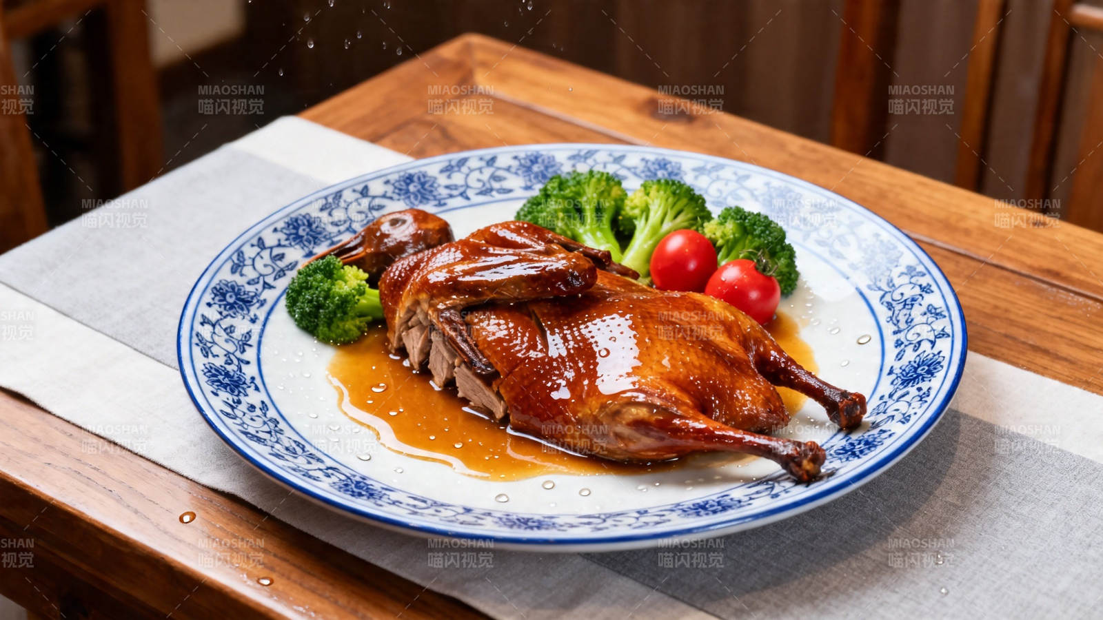 烤鸭配西兰花 色香味俱全图片