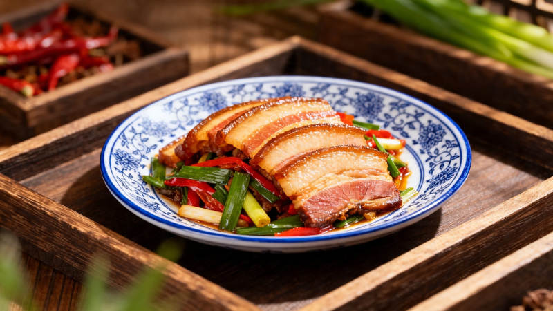 青红椒炒腊肉 香嫩诱人图片