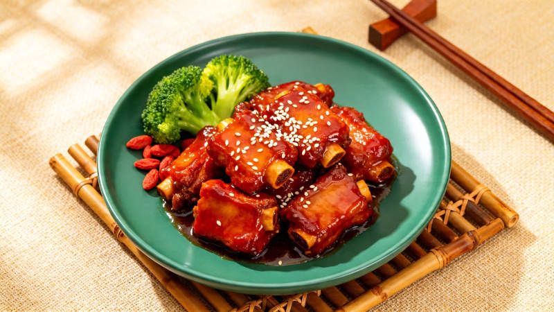 糖醋排骨配西兰花图片