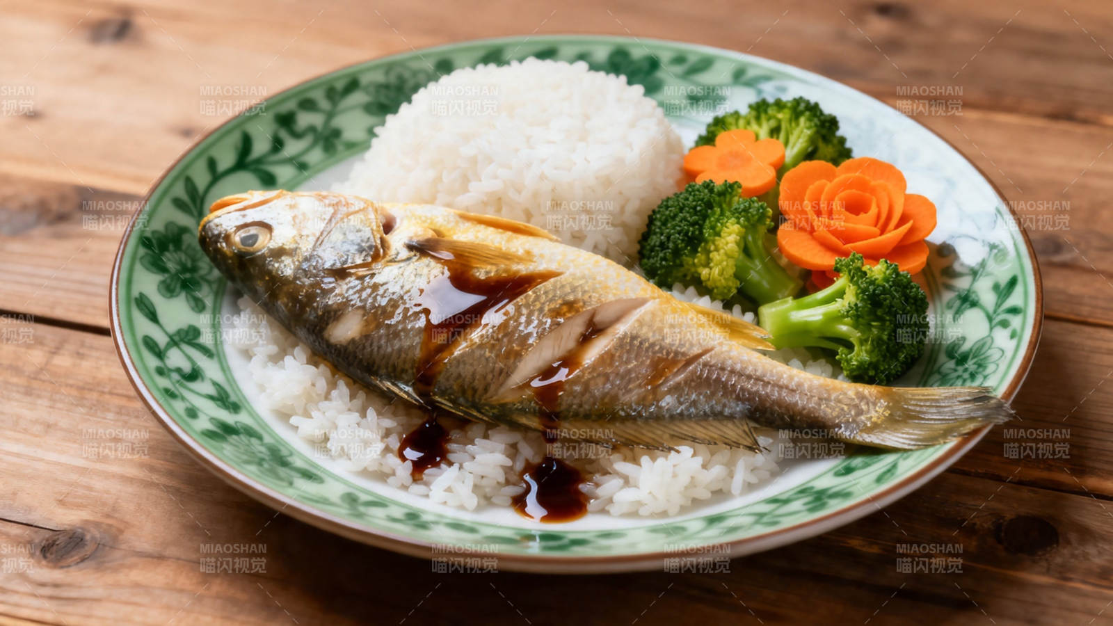 烤鱼配饭 绿意点缀美味餐图片