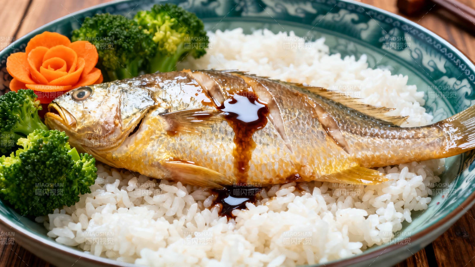 清蒸鱼配米饭 鲜香诱人图片