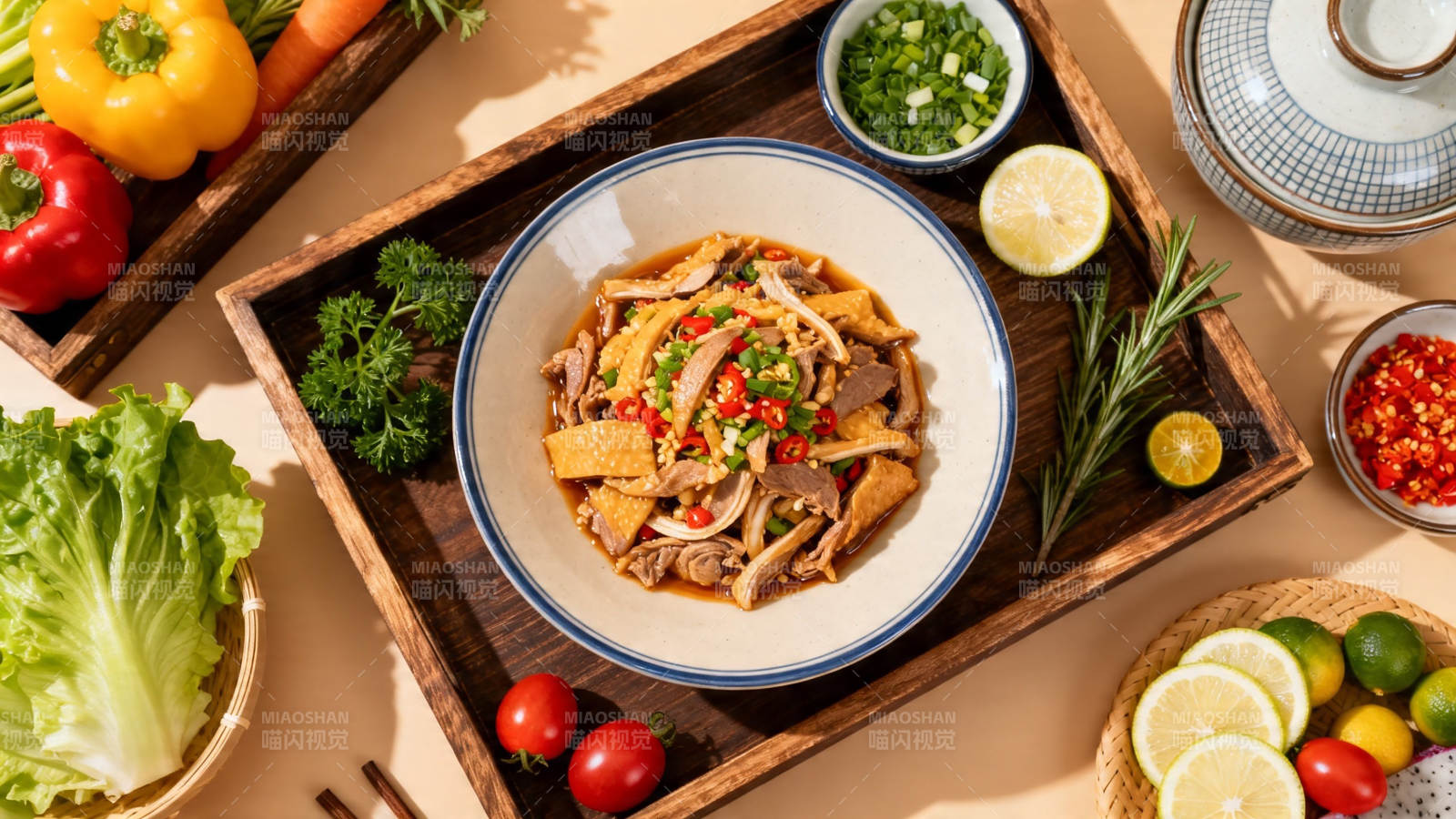 香拌鸡杂配鲜蔬图片