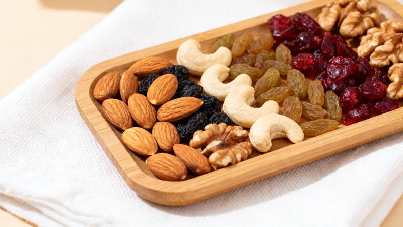 坚果果干拼盘 健康美味图片