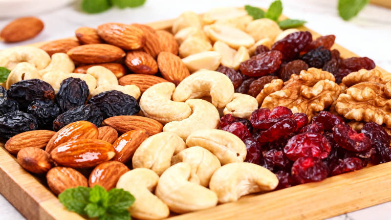 坚果果干拼盘 营养美味图片