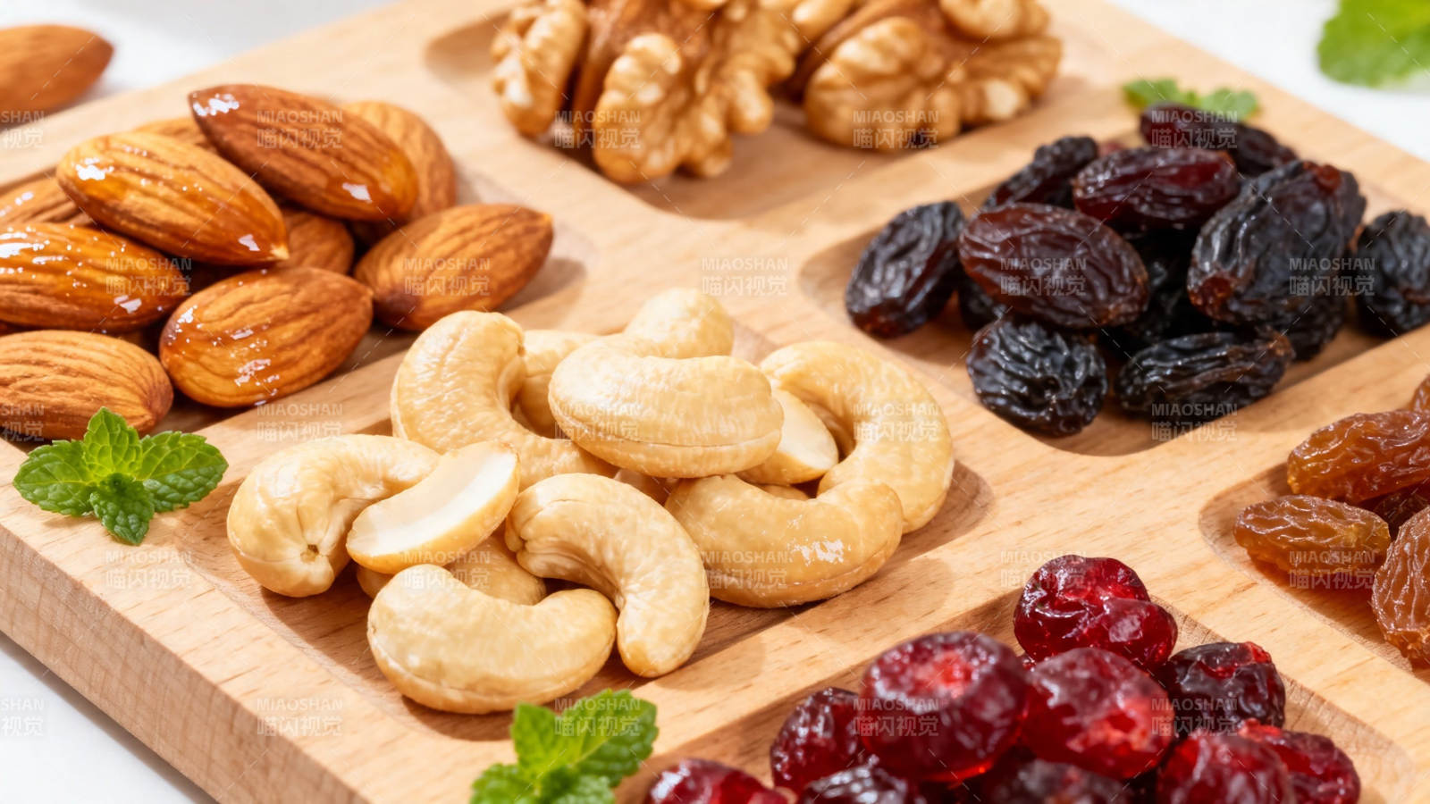 坚果果干拼盘 健康美味图片