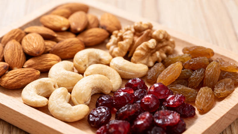 坚果果干拼盘 健康美味图片
