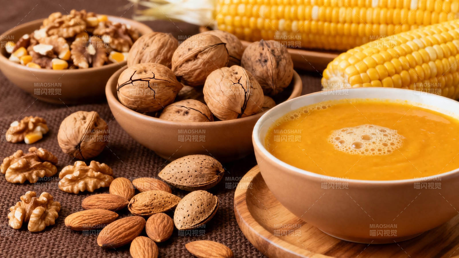 坚果玉米浓汤养生餐图片