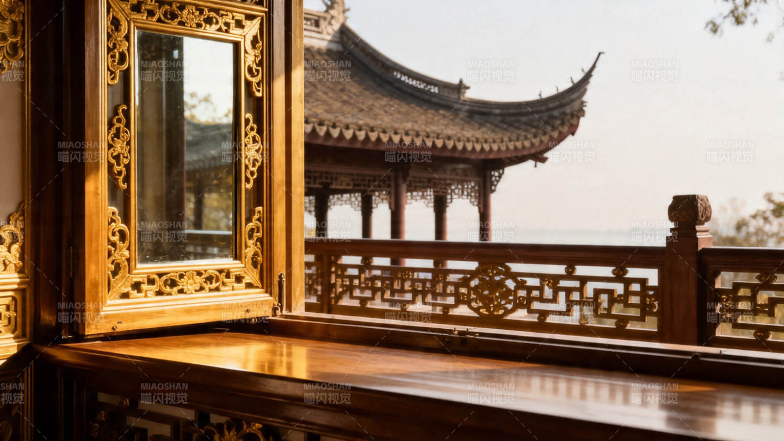 古亭映镜 雕窗揽景图片