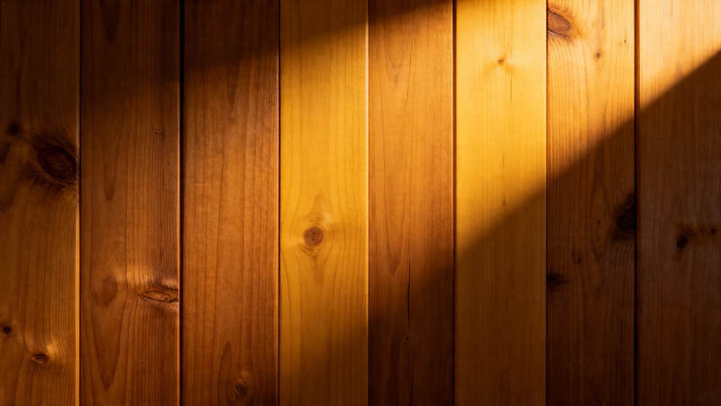 木墙光影 温暖静谧时光图片