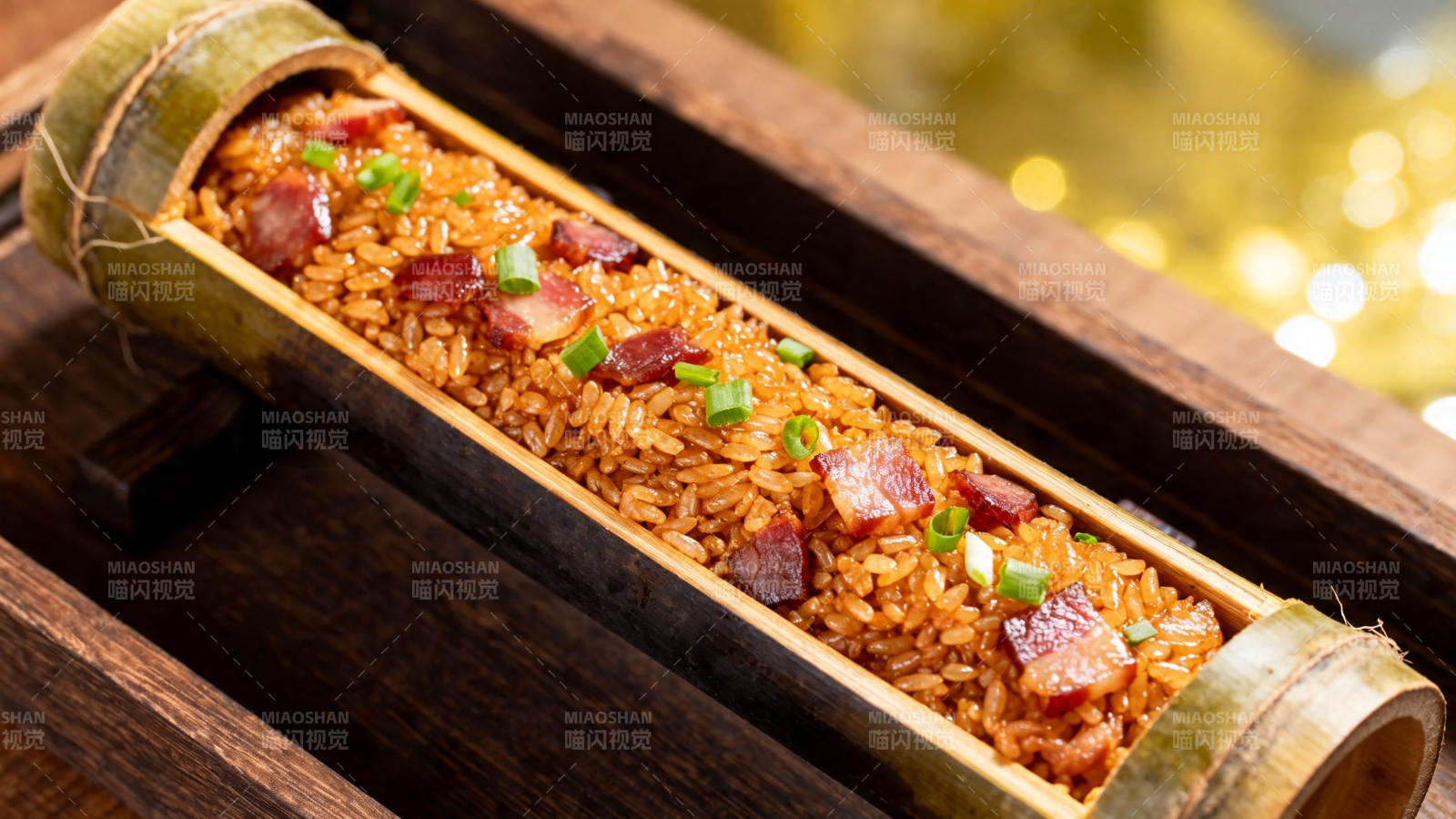 竹筒腊味饭 香糯诱人图片