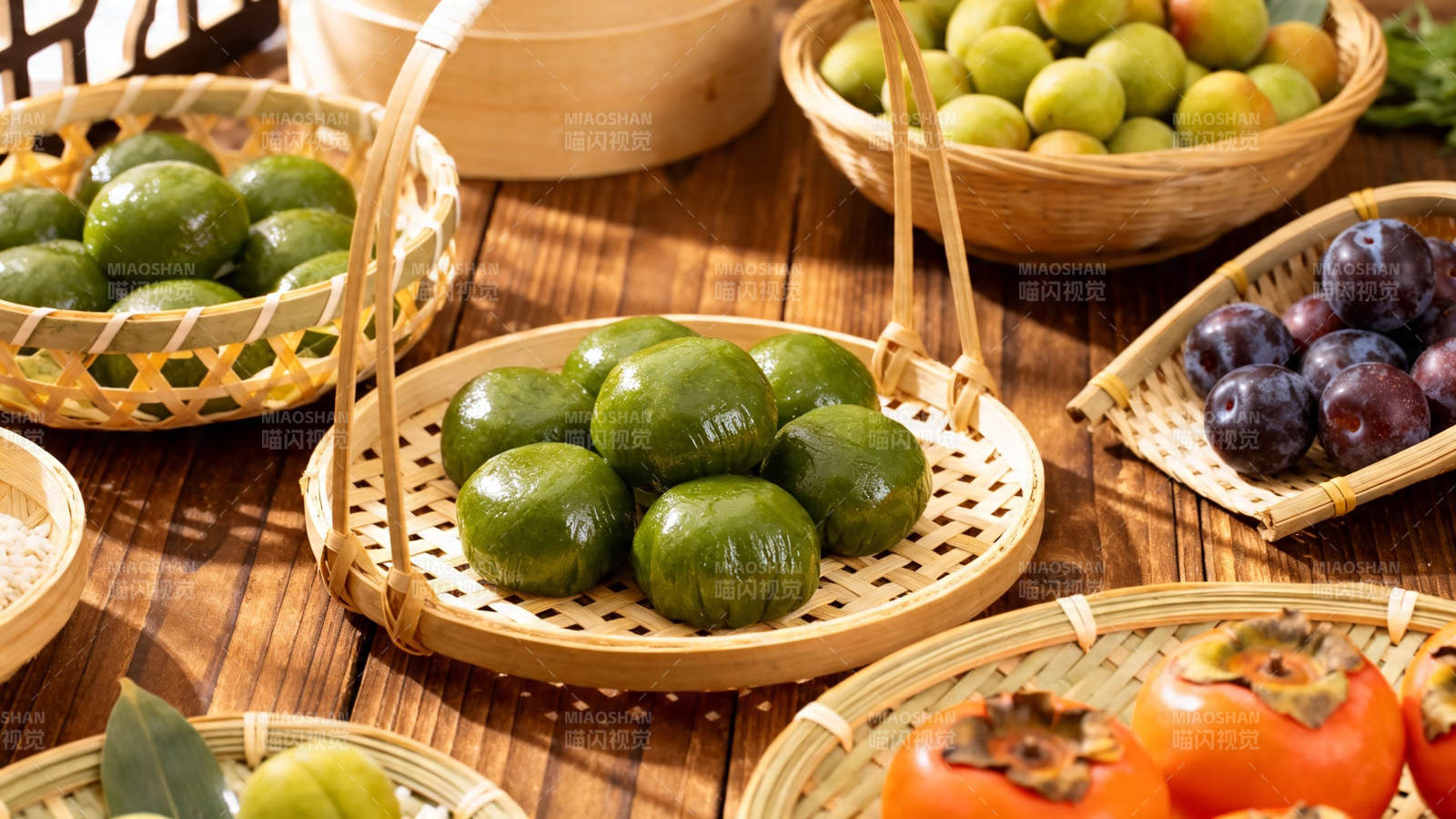 青团果篮 春日鲜味满桌香图片