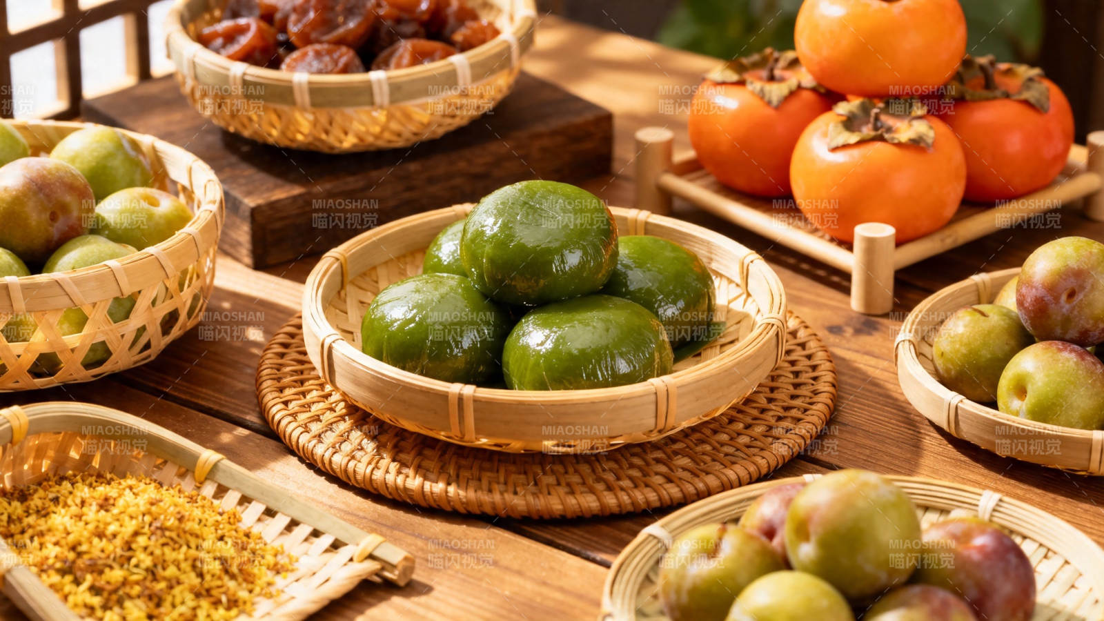 竹篮盛果 秋色满桌香图片