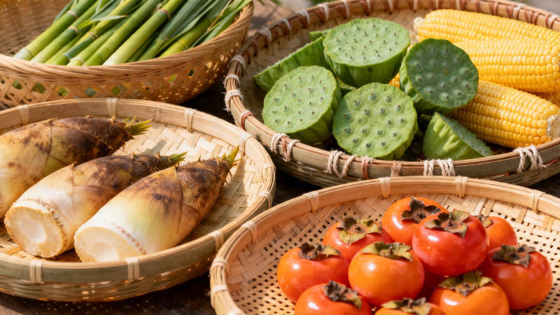 竹篮盛鲜蔬 秋色满盘香图片