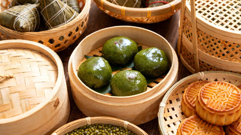 竹笼盛青团月饼粽图片