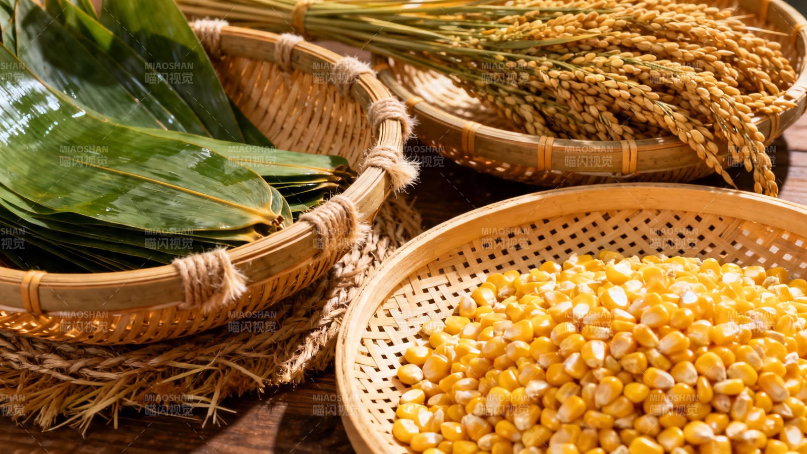 竹篮盛粮 玉米稻谷粽叶香图片