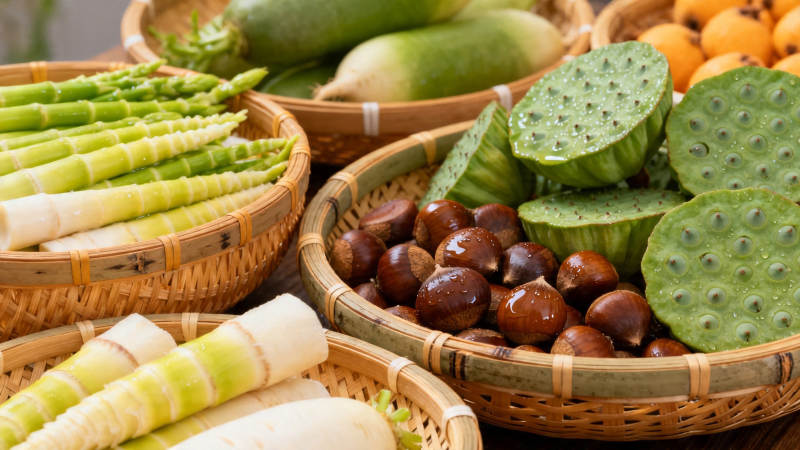 竹篮盛鲜蔬 自然好味道图片