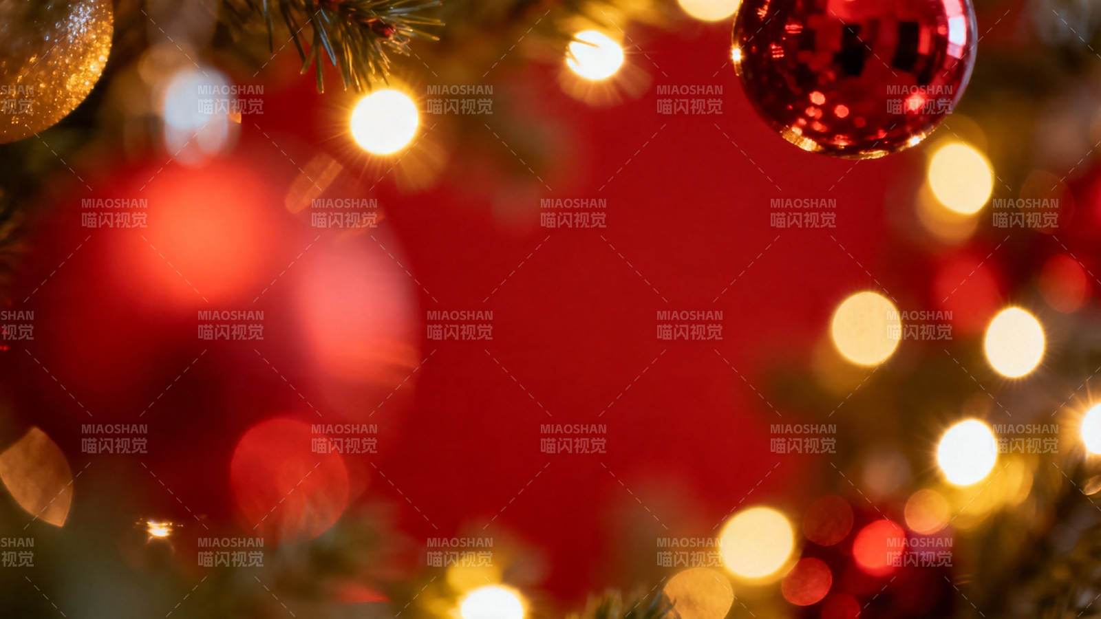 圣诞红金球 暖光映佳节图片