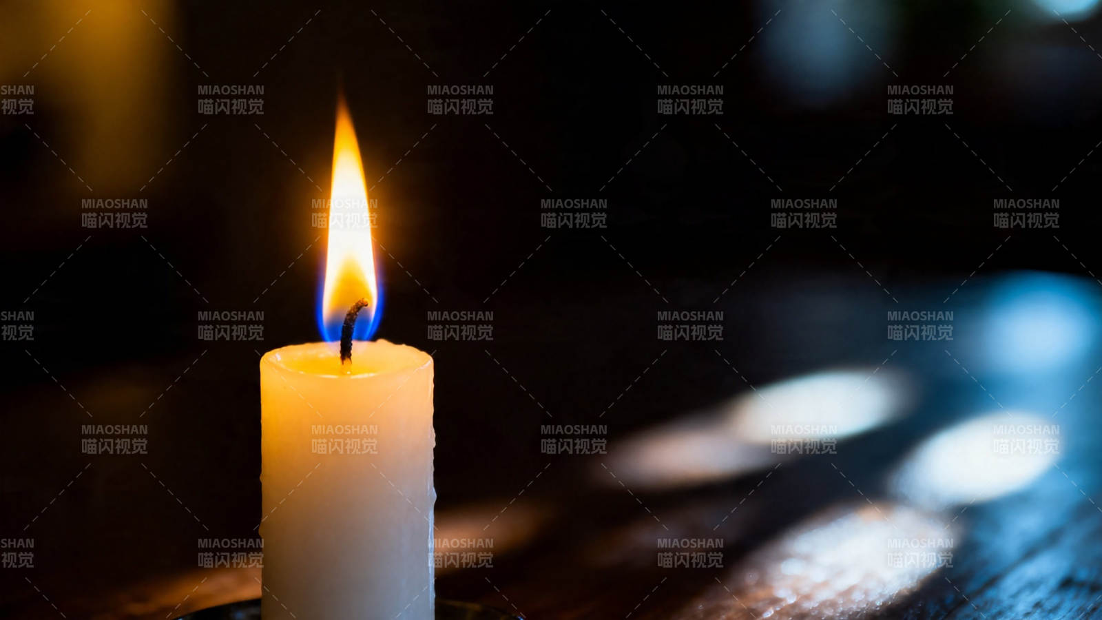 烛光摇曳 静夜微光图片