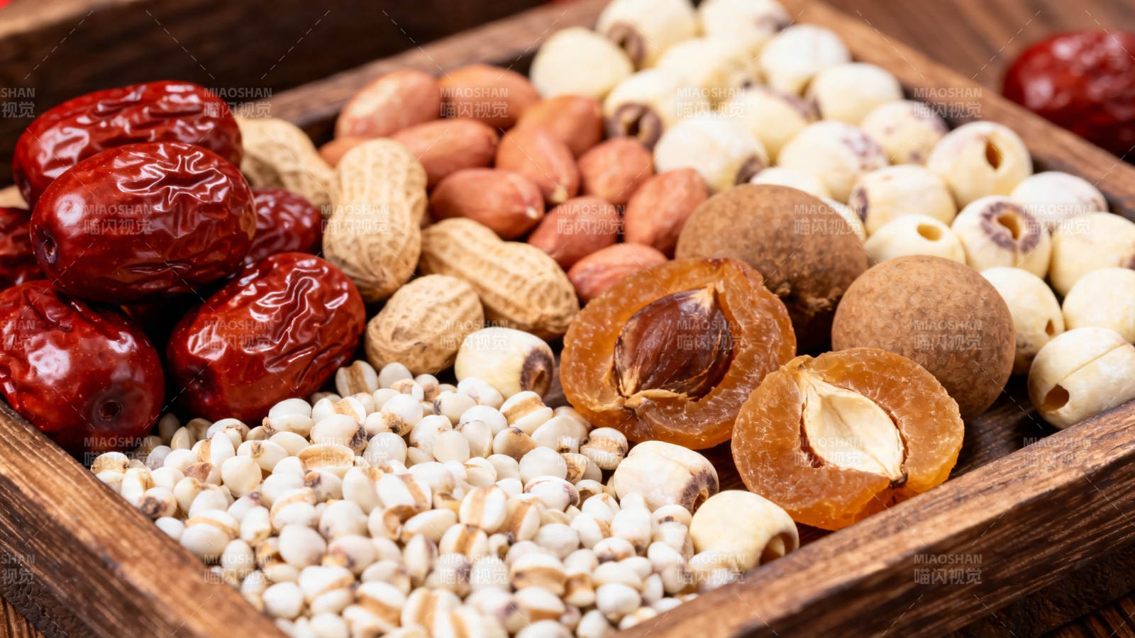 养生食材拼盘 红枣莲子桂圆图片