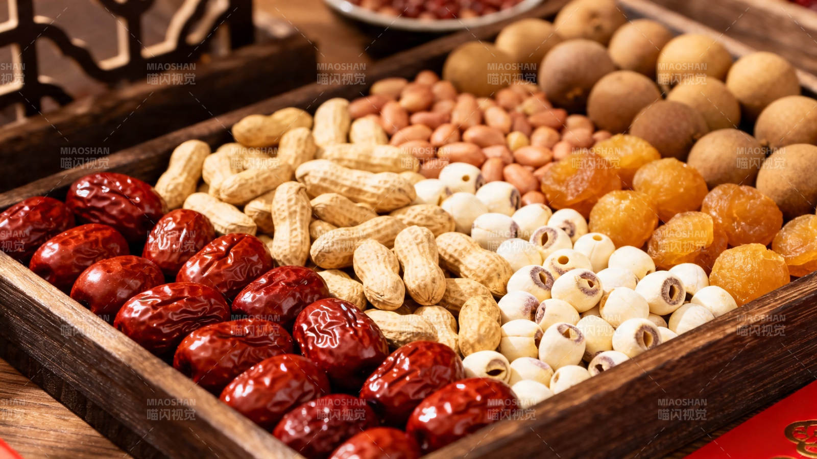 坚果红枣莲子桂圆拼盘图片