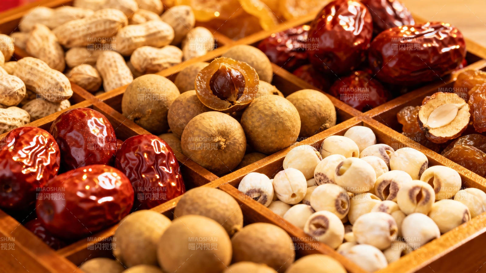 养生干货拼盘 枣莲桂圆花生图片